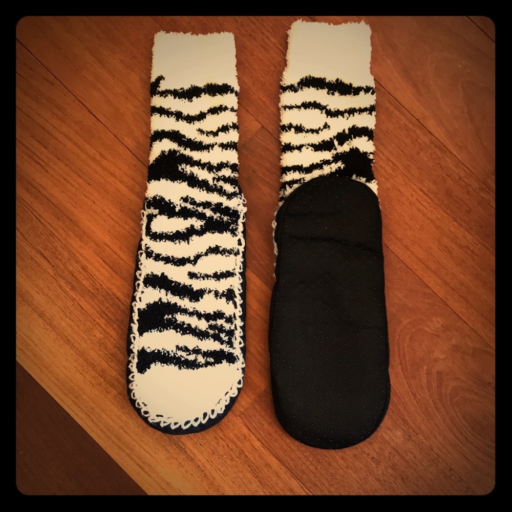 NWOT black & white zebra print slippers size 8.5